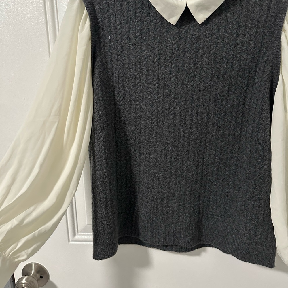 Riley & Rae Charcoal Knit Vest with Ivory Collar, Size Large, New - Picture 4 of 14
